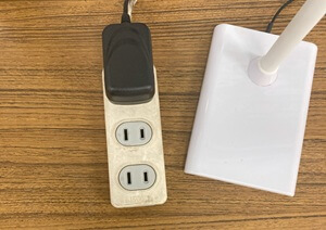 蕨市立図書館電源